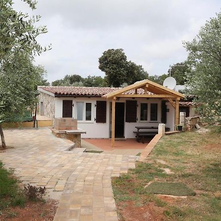 Holiday Houses Marta โรวีน ภายนอก รูปภาพ