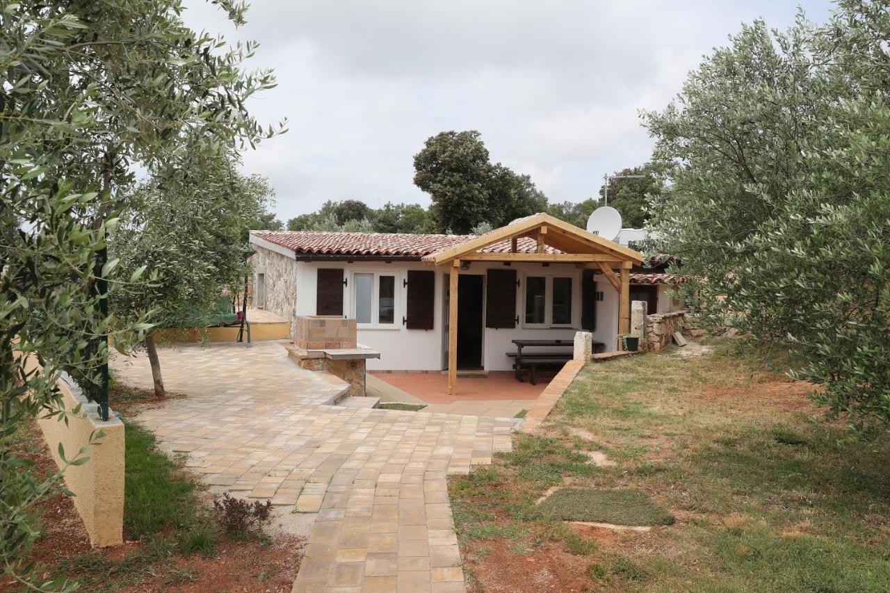 Holiday Houses Marta โรวีน ภายนอก รูปภาพ